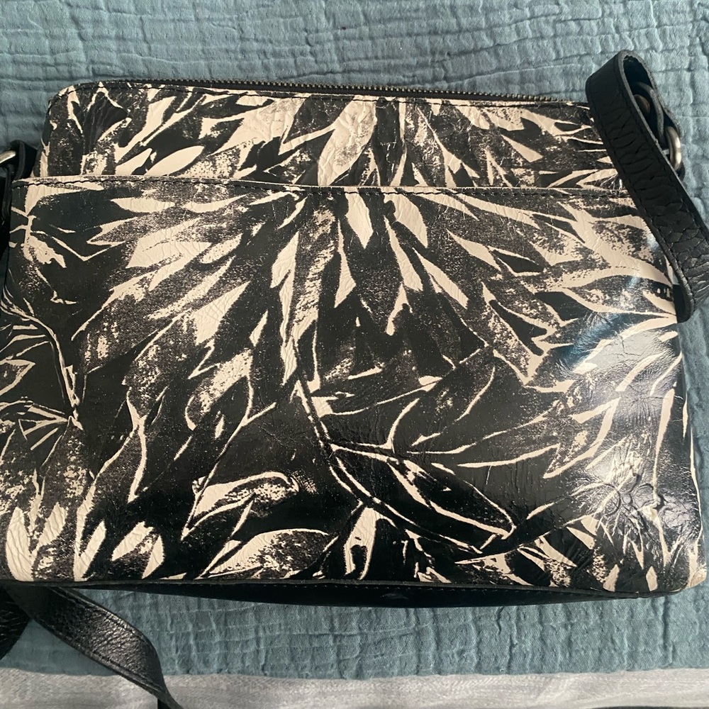 Patricia Nash black and white handbag